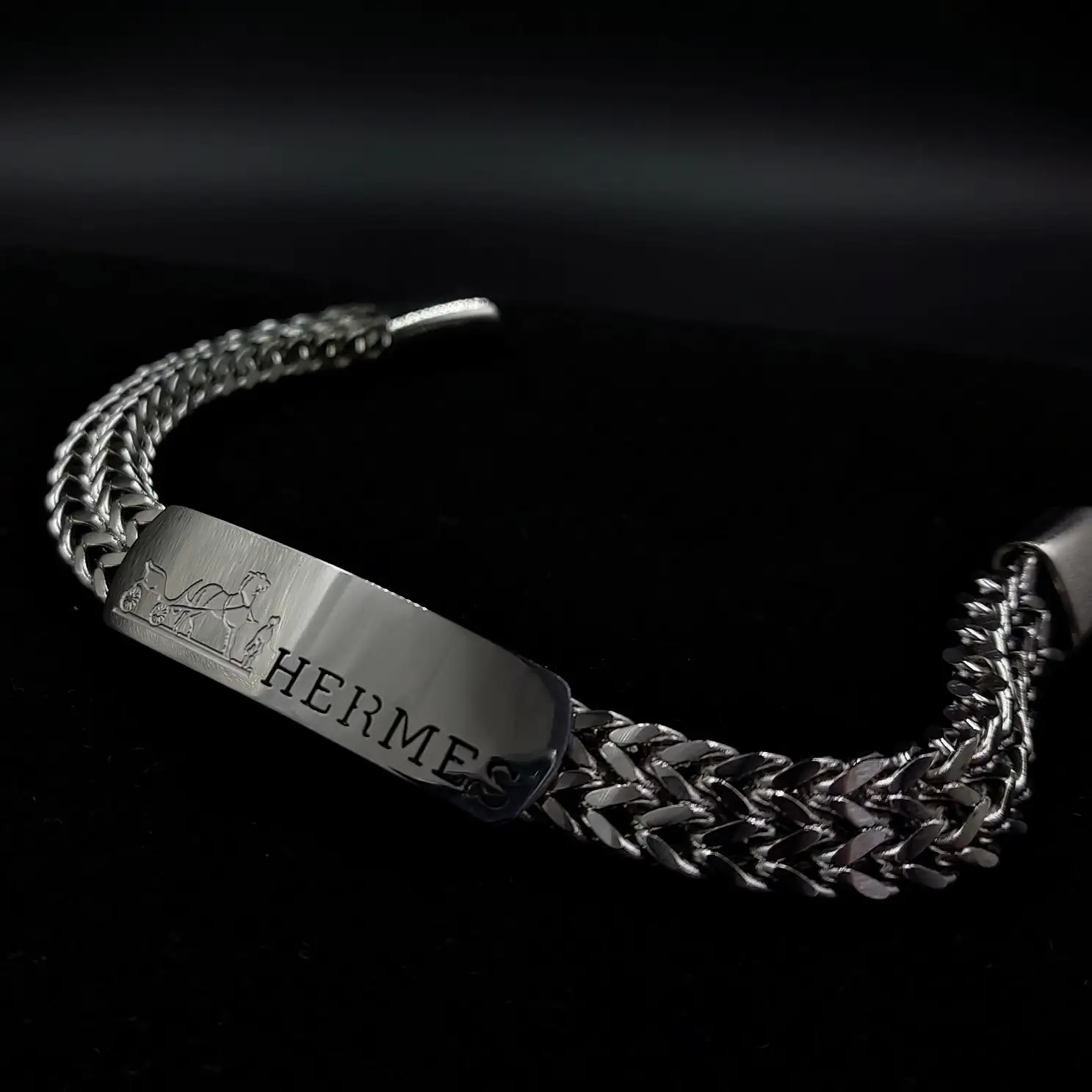 دستبند استیل مردانه پلاک مونت هرمس HERMES زنجیر چهار وجهی دولاین رنگ ثابت کد amp (پس کرایه)