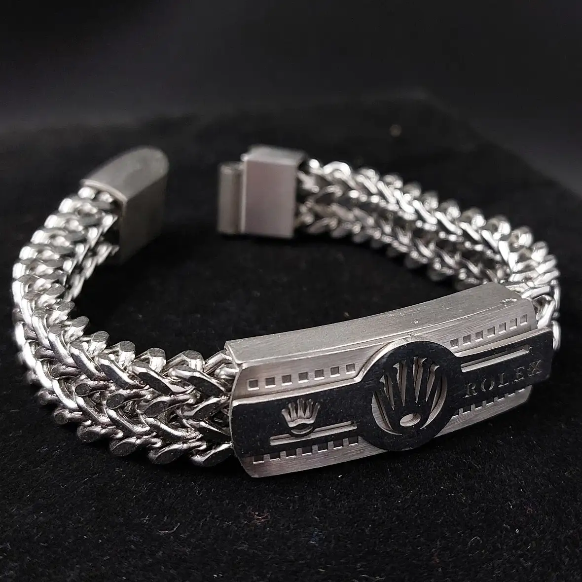 دستبند استیل مردانه پلاک رولکس ROLEX زنجیر چهار وجهی دولاین رنگ ثابت کد amp (پس کرایه)