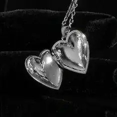 گردنبند و آویز زنانه آبکاری نقره طرح قلب لاکی جاساز مناسب عکس نقره ضد حساسیت رنگ کاملا ثابت کد amp (پس کرایه)