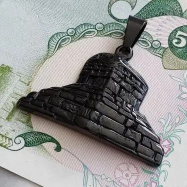 پلاک و آویز گردنبند استیل پاسارگاد مقبره کوروش کبیر رنگ ثابت کد amp (پس کرایه)