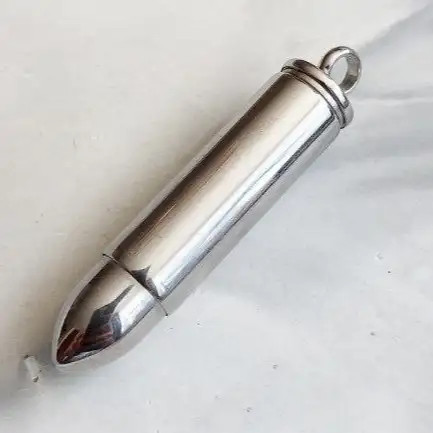 پلاک و آویز گردنبند استیل جاساز بازشو طرح فشنگ رنگ ثابت کد amp (پس کرایه)