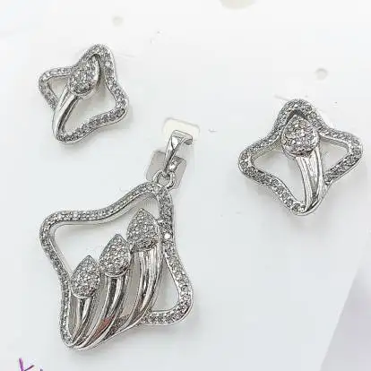 نیم ست گردنبند و گوشواره زنانه ژوپینگ xuping طرح دار ونکلیف ضد حساسیت رنگ ثابت کد amp (پس کرایه)