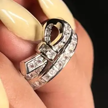 انگشتر زنانه و دخترانه جواهری طرح دولاین پاپیون نگین دار آبکاری نقره ضد حساسیت رنگ ثابت فری سایز کد atk (پس کرایه)