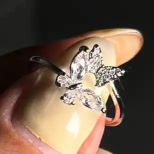 انگشتر زنانه و دخترانه جواهری طرح پروانه ای ضد حساسیت رنگ ثابت فری سایز کد atk (پس کرایه)