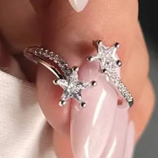 انگشتر زنانه و دخترانه جواهری طرح دوستاره فانتزی ضد حساسیت رنگ ثابت فری سایز کد atk (پس کرایه)