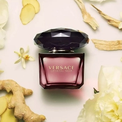 عطر ادکلن ورساچه کریستال نویر زنانه گرم و تلخ - (ورساچه مشکی) Versace Crystal Noir درجه 1 سوئیس (پس کرایه)