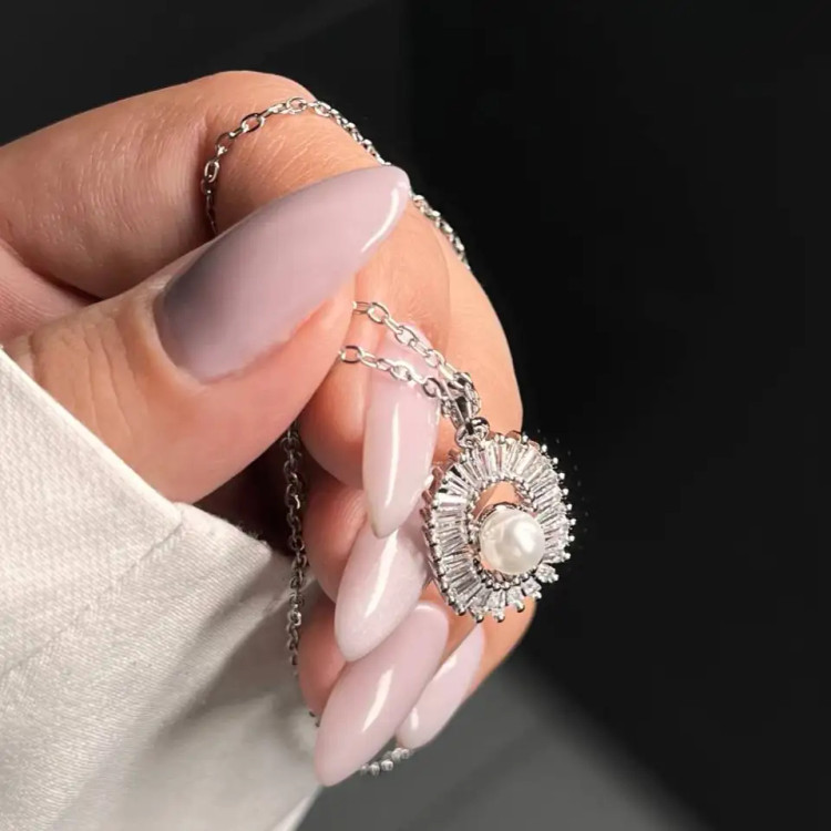 گردنبند و آویز زنانه جواهری طرح نگین تنیسی و تک مروارید زیبا ضد حساسیت رنگ کاملا ثابت کد atk (پس کرایه)