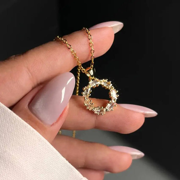 گردنبند و آویز زنانه جواهری طرح حلقه ای نگین کاری رنگ طلایی ضد حساسیت رنگ کاملا ثابت کد atk (پس کرایه)