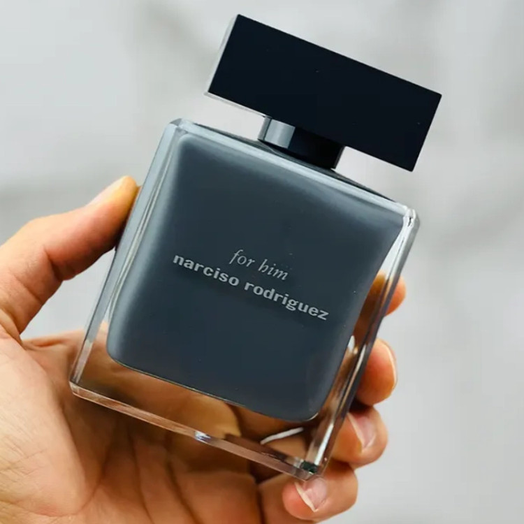 عطر ادکلن نارسیس رودریگز فور هیم مردانه تلخ و ملایم درجه یک سوئیس (پس کرایه)