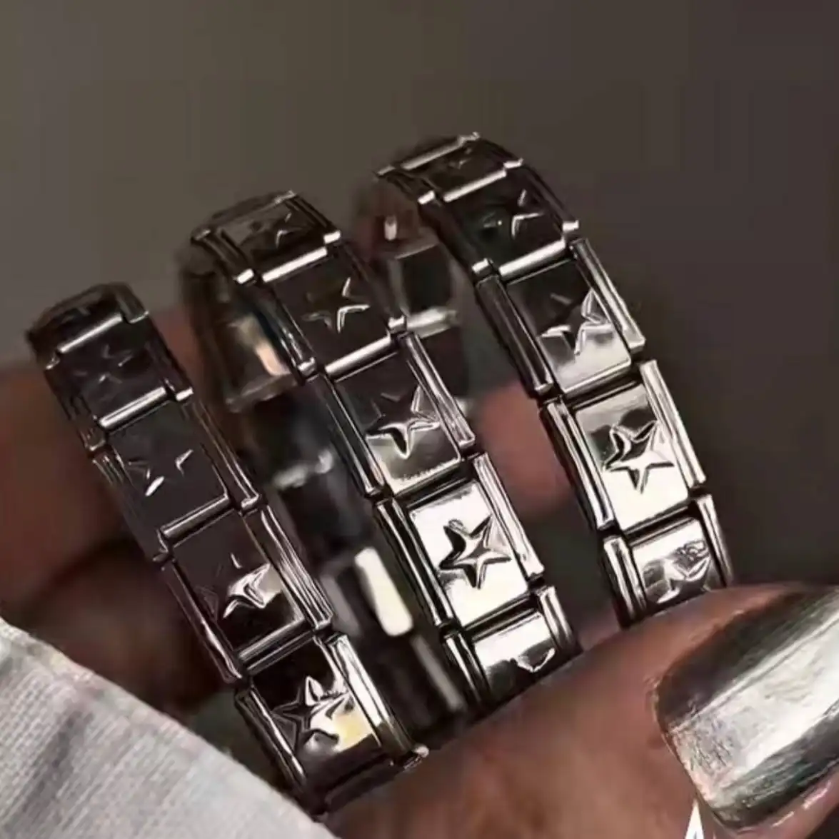 دستبند چارم یونیسکس (مردانه و زنانه) ستاره ای رنگ نقره ای استیل عیار 316 ضد حساسیت و رنگ ثابت کد zsf (پس کرایه)