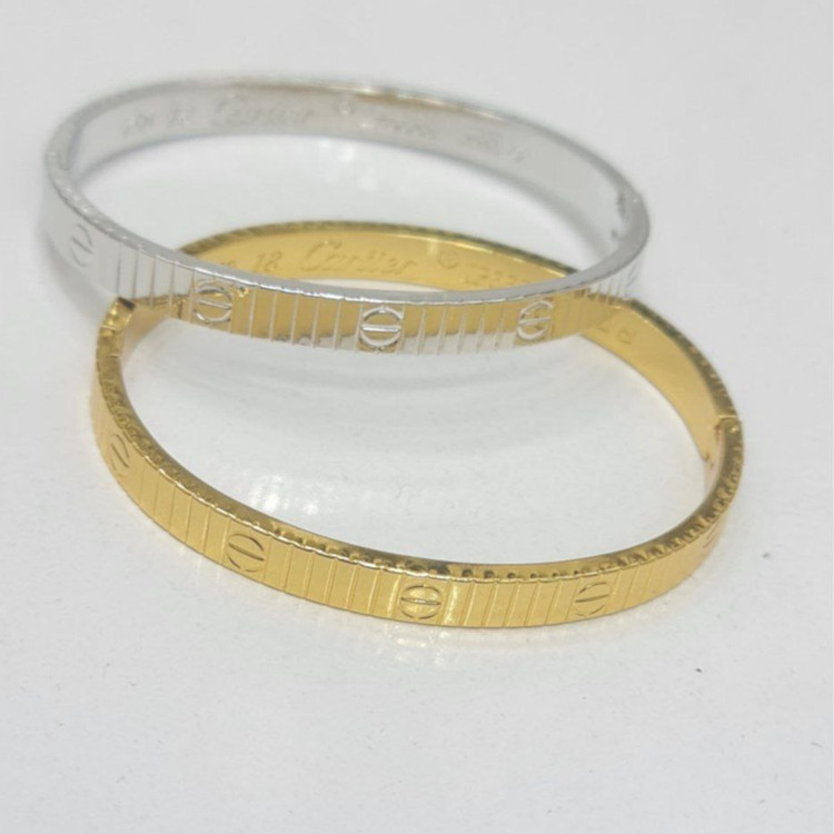 دستبند زنانه مدل کارتیر Cartier رنگ طلایی و نقره ای آبکاری نقره ضد حساسیت رنگ ثابت کد zgg