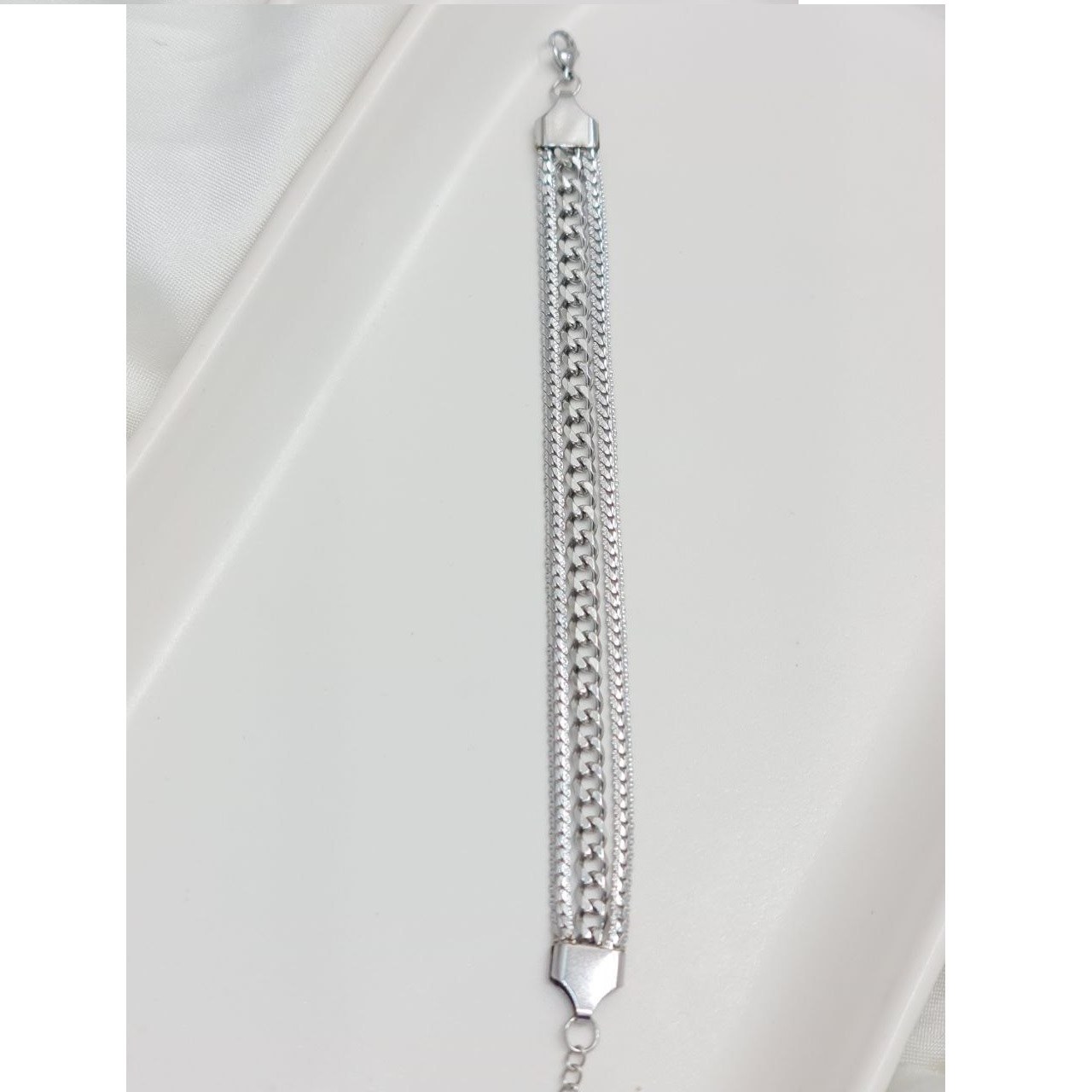 دستبند زنانه سه لاین کارتیر Cartier رنگ نقره ای آبکاری نقره ضد حساسیت رنگ ثابت کد zgg