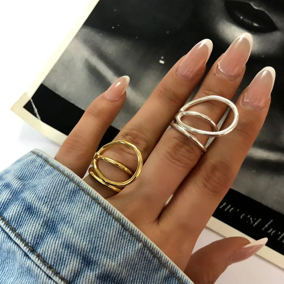 انگشتر زنانه طرح گره خط و دایره رنگ طلایی و نقره ای آبکاری نقره رنگ ثابت فری سایز Freesize کدzsm (پس کرایه)