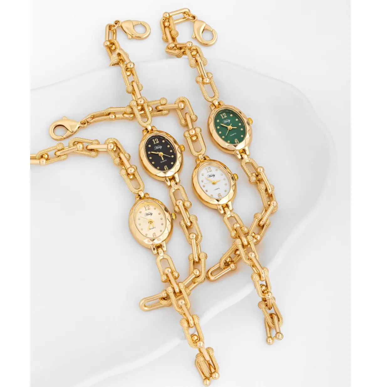 ساعت مچی زنانه بیضی مدل تیفانی Tiffany نگین کاری شده رنگ طلایی آبکاری نقره ضد حساسیت رنگ ثابت کد zsm (پس کرایه)