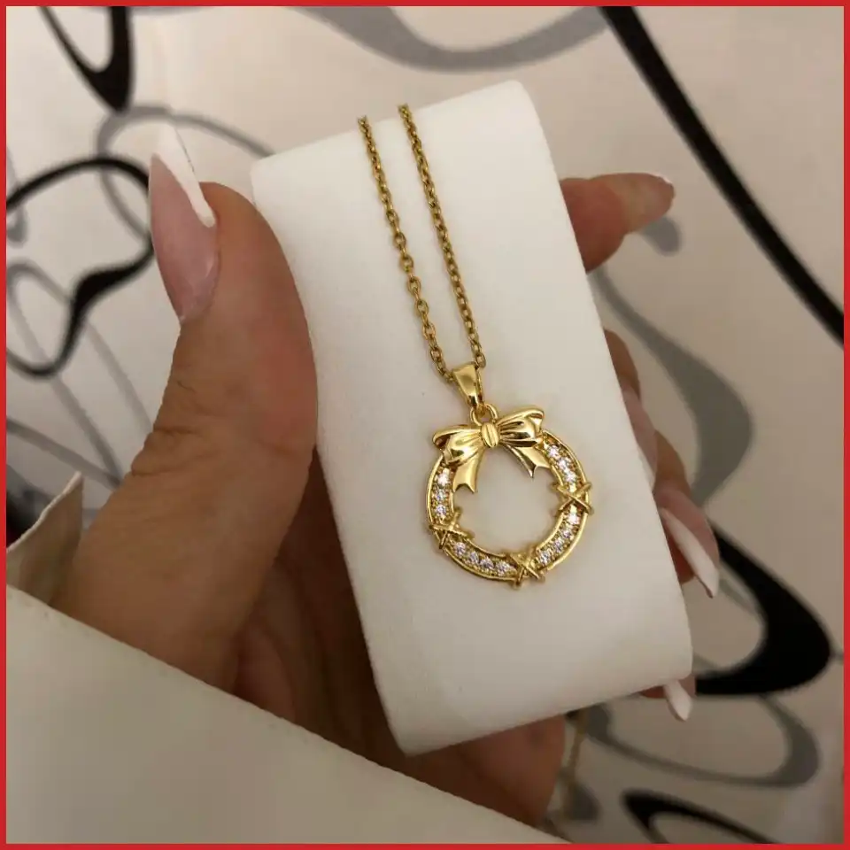 گردنبند زنانه طرح پاپیون و دایره نگین کاری شده آبکاری درجه یک ضد حساسیت رنگ ثابت کد zsm (پس کرایه)