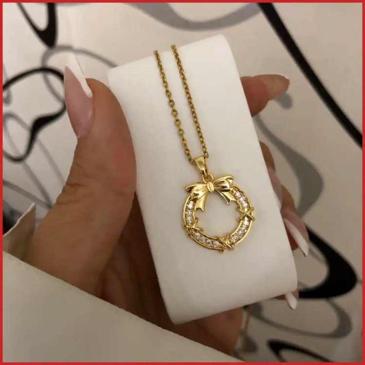 گردنبند زنانه طرح پاپیون و دایره نگین کاری شده آبکاری درجه یک ضد حساسیت رنگ ثابت کد zsm (پس کرایه)
