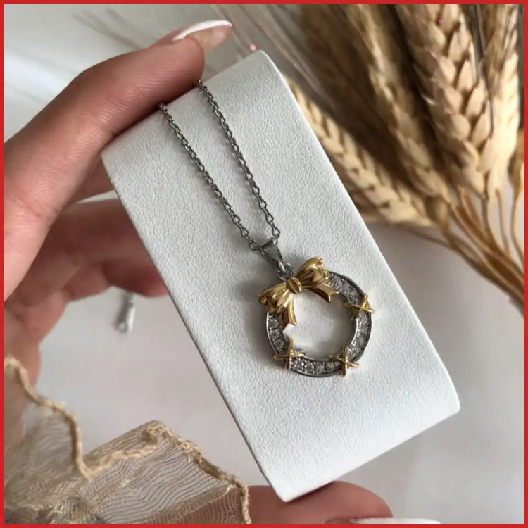 گردنبند زنانه طرح پاپیون و دایره نگین کاری شده آبکاری درجه یک ضد حساسیت رنگ ثابت کد zsm (پس کرایه)