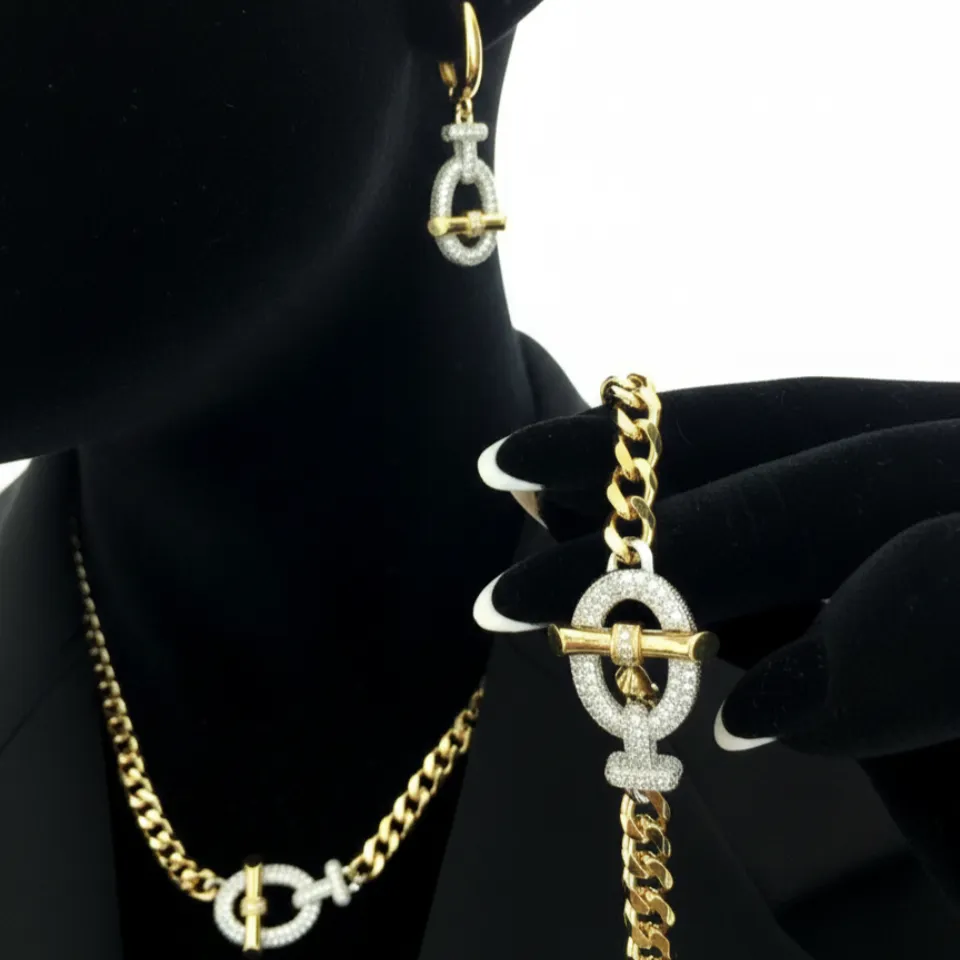 ست کامل زنانه مدل هرمس نگین کاری شده آبکاری درجه یک ضد حساسیت رنگ ثابت کد zsm (پس کرایه)