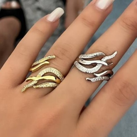 انگشتر زنانه طرح کارتیر Cartier نگین کاری شده فری سایز freesize رنگ ثابت با کیفیت بالا کد zmc (پس کرایه)
