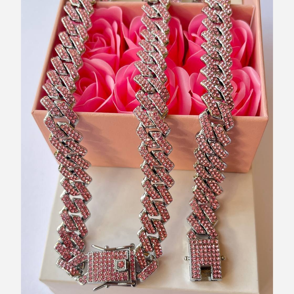 دستبند و گردنبند زنانه طرح کارتیر Cartier فول نگین کاری شده در تنوع رنگ ، رنگ ثابت با کیفیت بالا کد zel (پس کرایه)