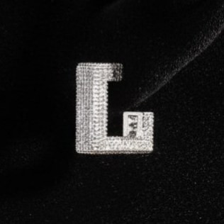 گوشواره زنانه مینیمال در طرح های متنوع گل و پروانه و اشک نگین کاری شده رنگ کاملا ثابت کد ztj (پس کرایه)