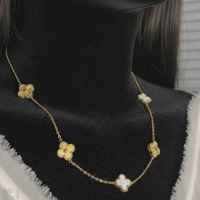 گردنبند زنانه طرح ونکلیف VanCleef در رنگ های متنوع رنگ کاملا ثابت کد ztk (پس کرایه)