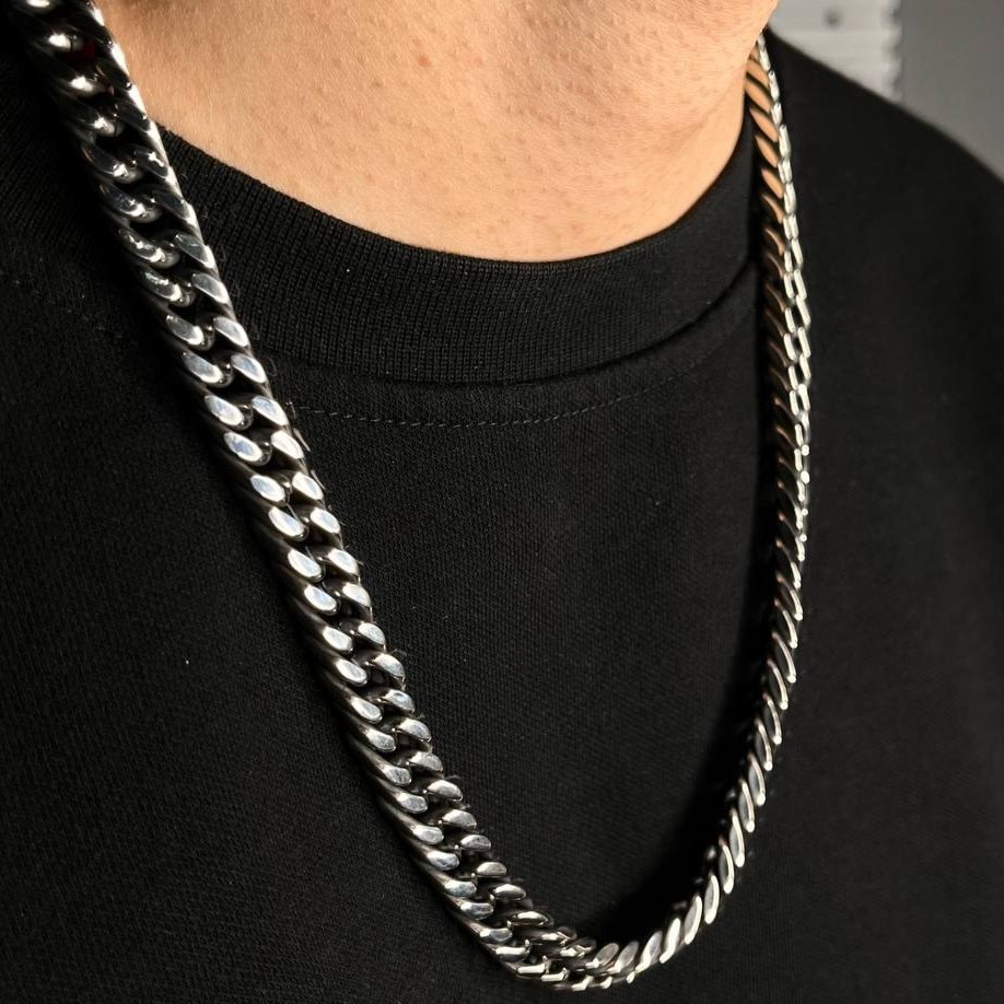 گردنبند مردانه طرح کارتیه Cartier سیاه قلم جنس استیل عیار 316 رنگ کاملا ثابت کد ztk (پس کرایه)