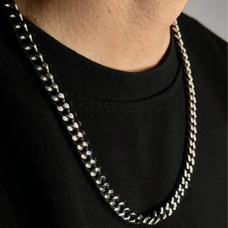 گردنبند مردانه طرح کارتیه Cartier سیاه قلم جنس استیل عیار 316 رنگ کاملا ثابت کد ztk (پس کرایه)