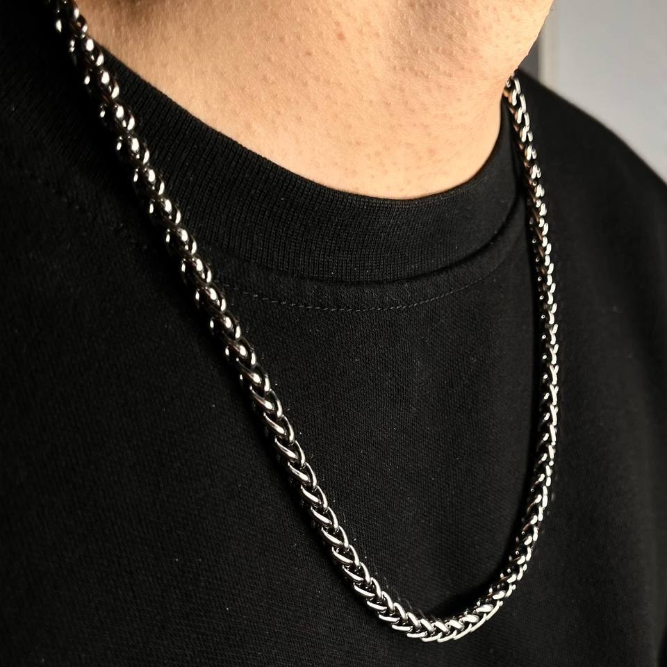 گردنبند مردانه طرح کارتیه Cartier سیاه قلم جنس  استیل عیار 316 رنگ کاملا ثابت کد ztk (پس کرایه)