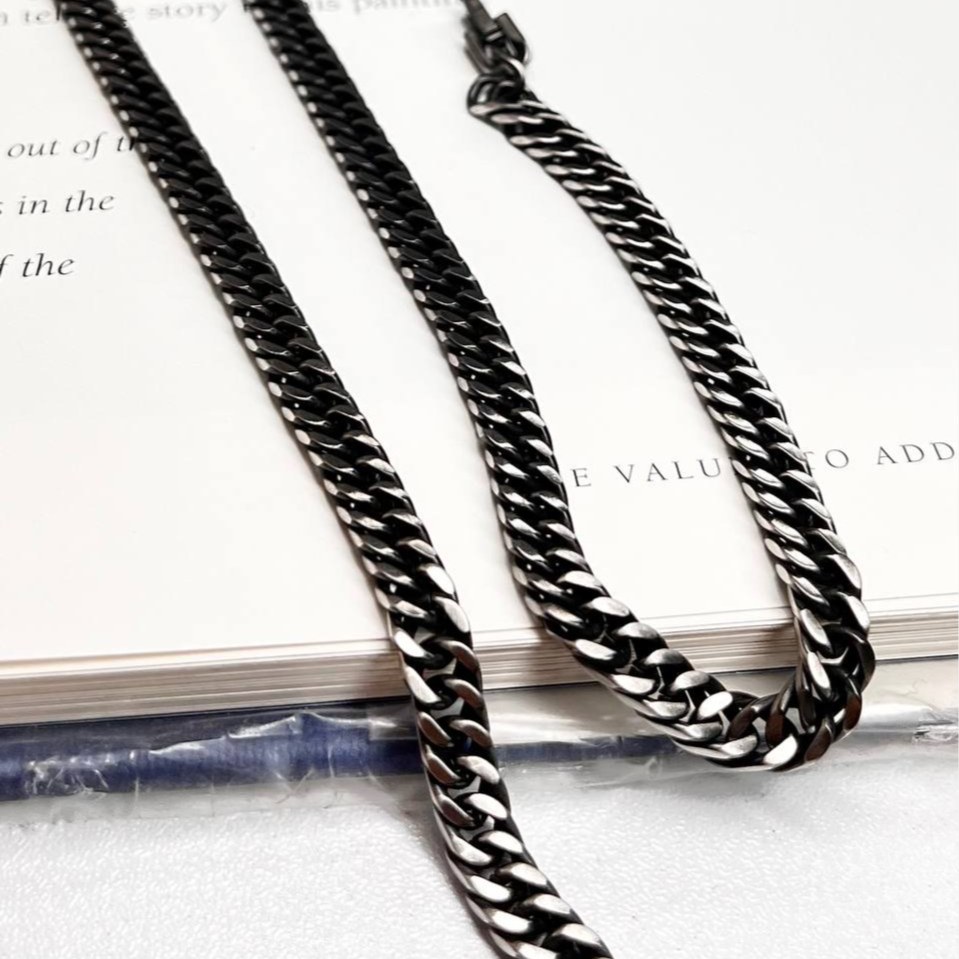 گردنبند مردانه طرح  کارتیه Cartier سیاه قلم جنس استیل عیار 316 رنگ کاملا ثابت کد ztk (پس کرایه)