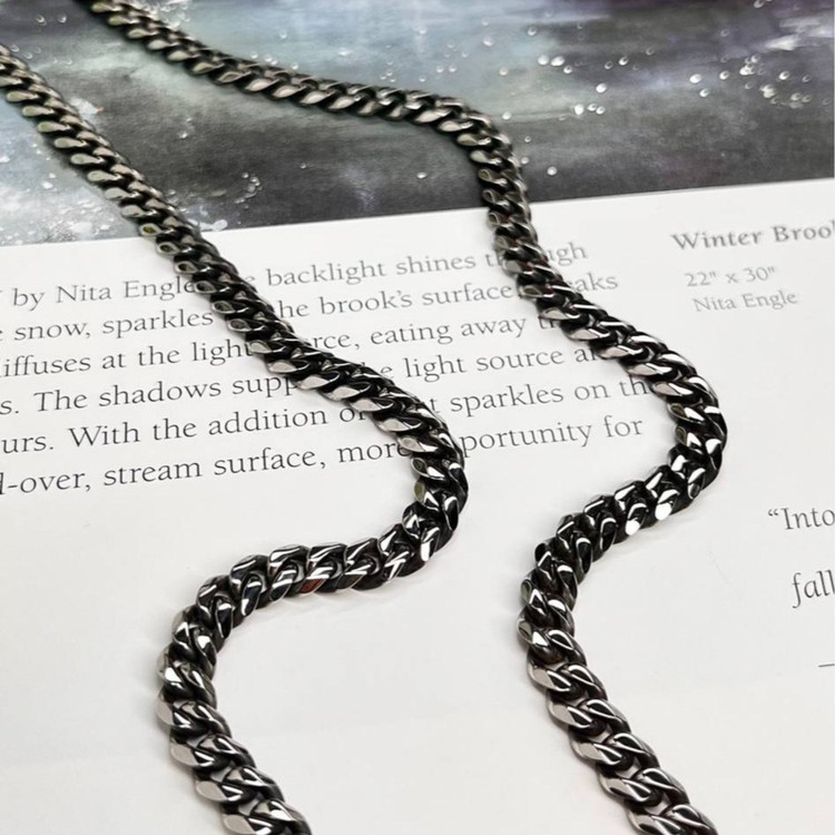 گردنبند مردانه مدل کارتیه Cartier سیاه قلم جنس استیل عیار 316 رنگ کاملا ثابت کد ztk (پس کرایه)