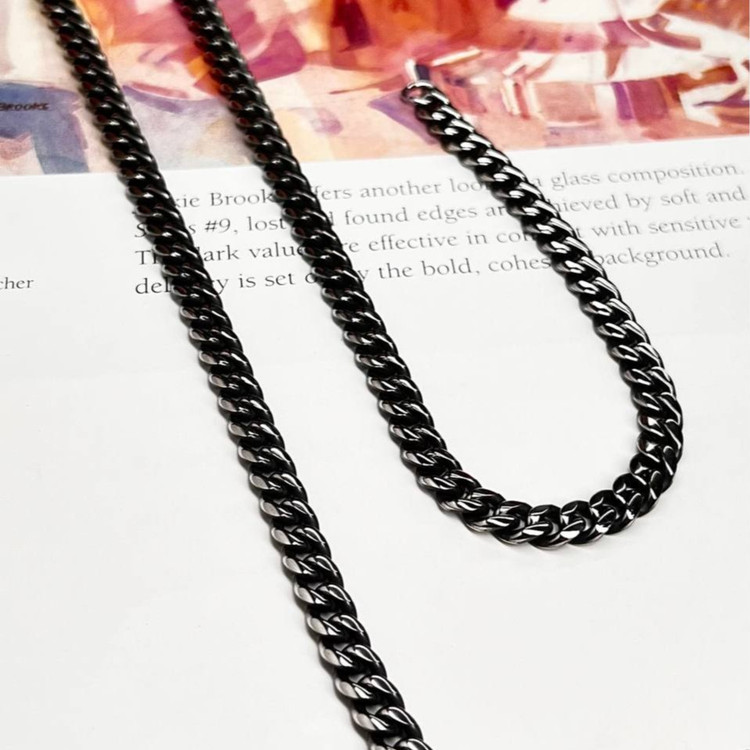 گردنبند مردانه مدل کارتیه Cartier سیاه قلم جنس استیل عیار 316 رنگ کاملا ثابت کد ztk (پس کرایه)