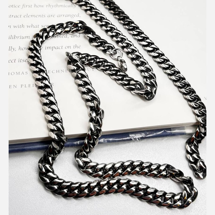 ست گردنبند و دستبند مردانه مدل کارتیر Cartier جنس استیل عیار 316 رنگ کاملا ثابت کد ztk (پس کرایه)