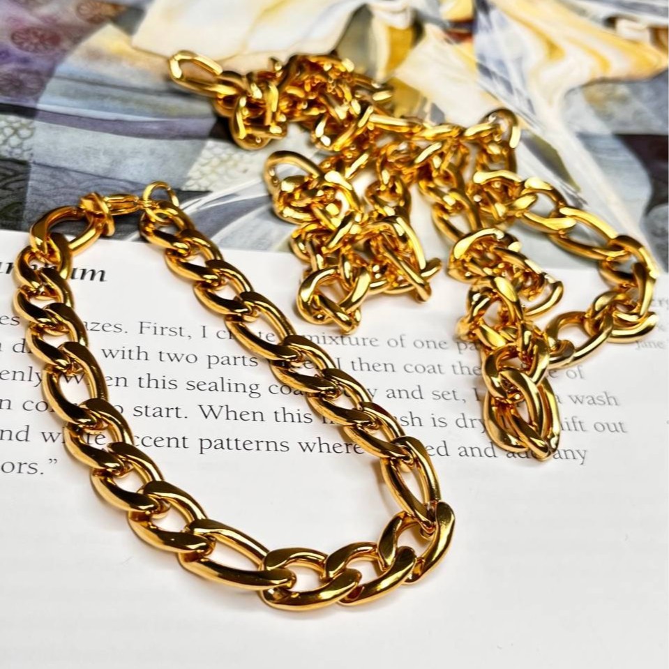ست گردنبند و دستبند مردانه مدل کارتیر Cartier جنس استیل عیار 316 رنگ کاملا  ثابت کد ztk (پس کرایه)