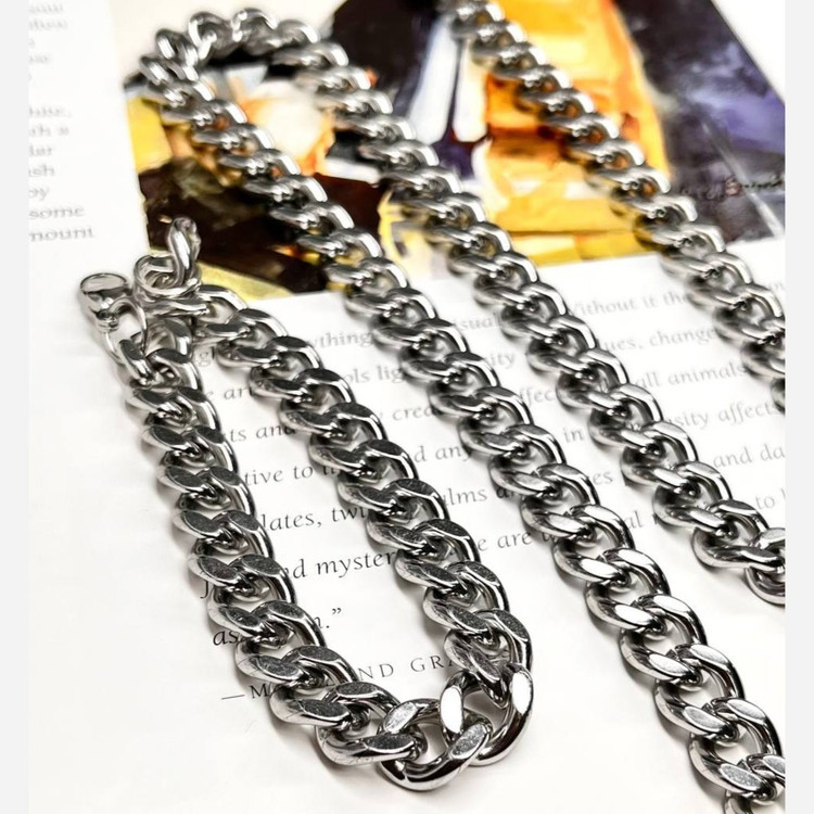 ست گردنبند و دستبند مردانه مدل کارتیر Cartier جنس استیل عیار 316 رنگ کاملا ثابت کد ztk (پس کرایه)