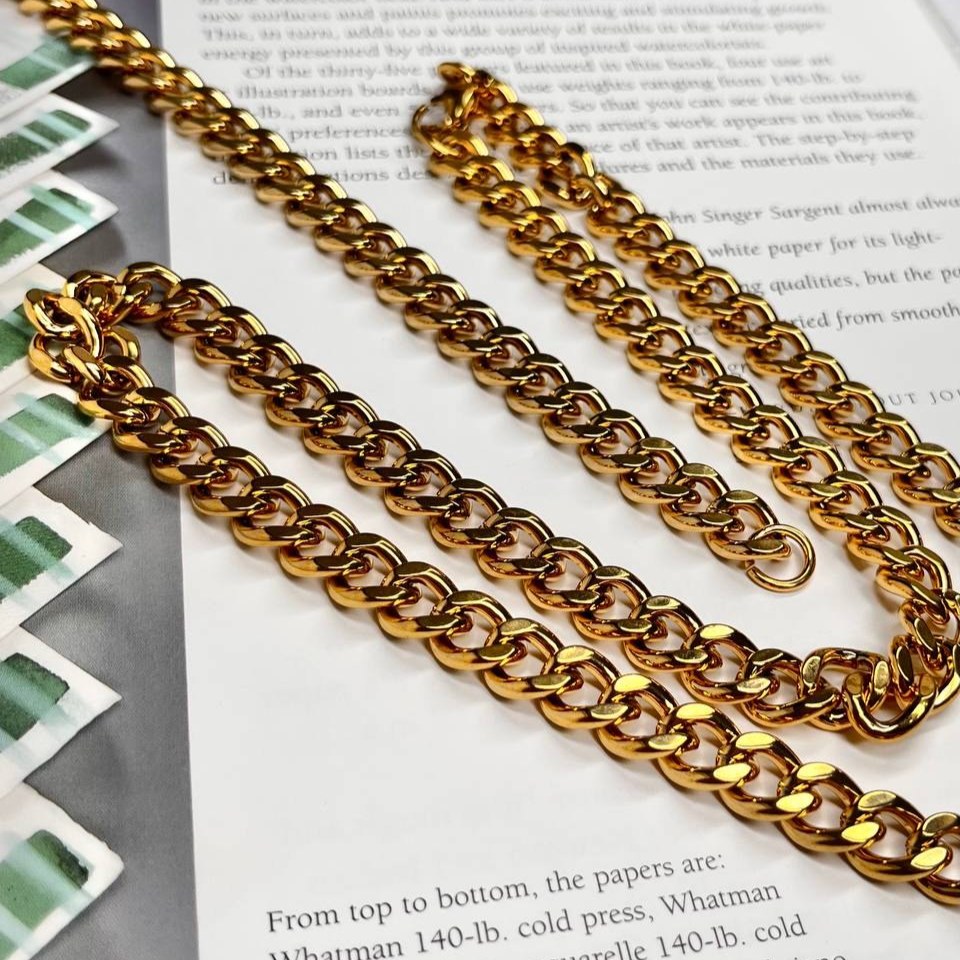 ست گردنبند و دستبند مردانه مدل کارتیر Cartier جنس استیل عیار 316  رنگ کاملا ثابت کد ztk (پس کرایه)