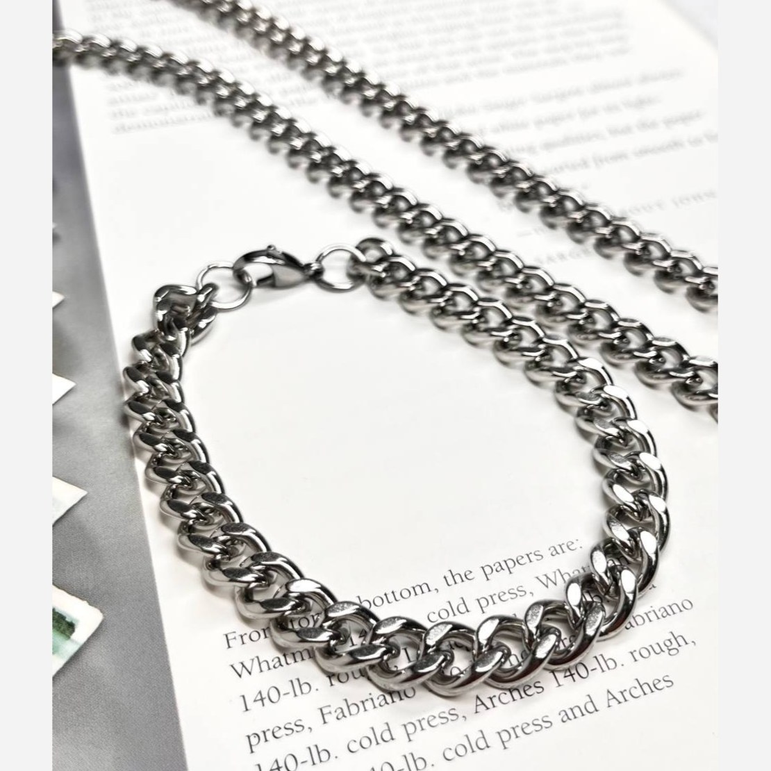 ست گردنبند و دستبند مردانه طرح کارتیر Cartier جنس استیل عیار 316 رنگ کاملا  ثابت  کد ztk (پس کرایه)