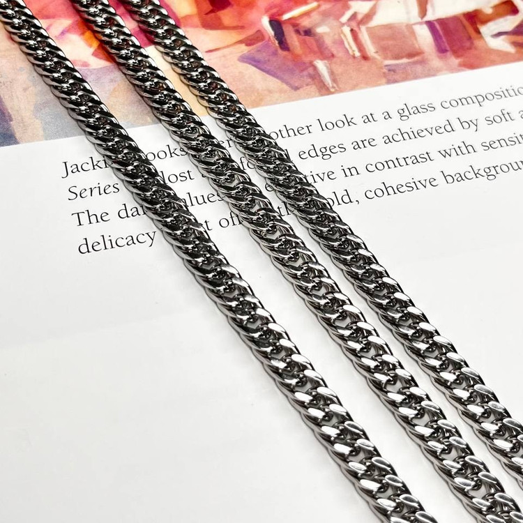 ست گردنبند و دستبند مردانه طرح کارتیر Cartier جنس استیل عیار 316 رنگ کاملا ثابت کد ztk (پس کرایه)