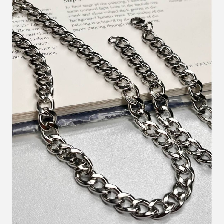 ست گردنبند و دستبند مردانه طرح کارتیر Cartier جنس استیل عیار 316 رنگ کاملا ثابت کد ztk (پس کرایه)