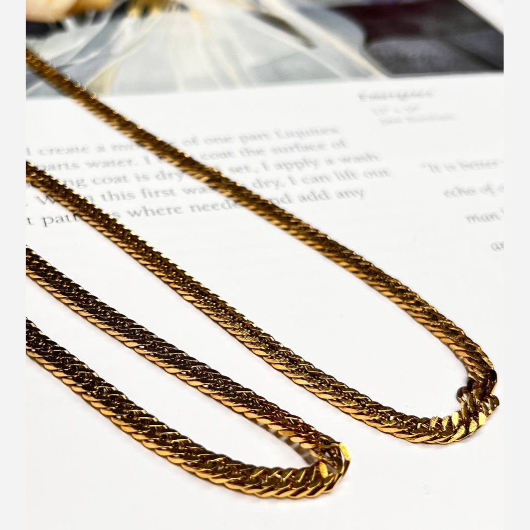 ست گردنبند و دستبند مردانه طرح کارتیر Cartier جنس استیل عیار 316  رنگ کاملا ثابت کد ztk (پس کرایه)