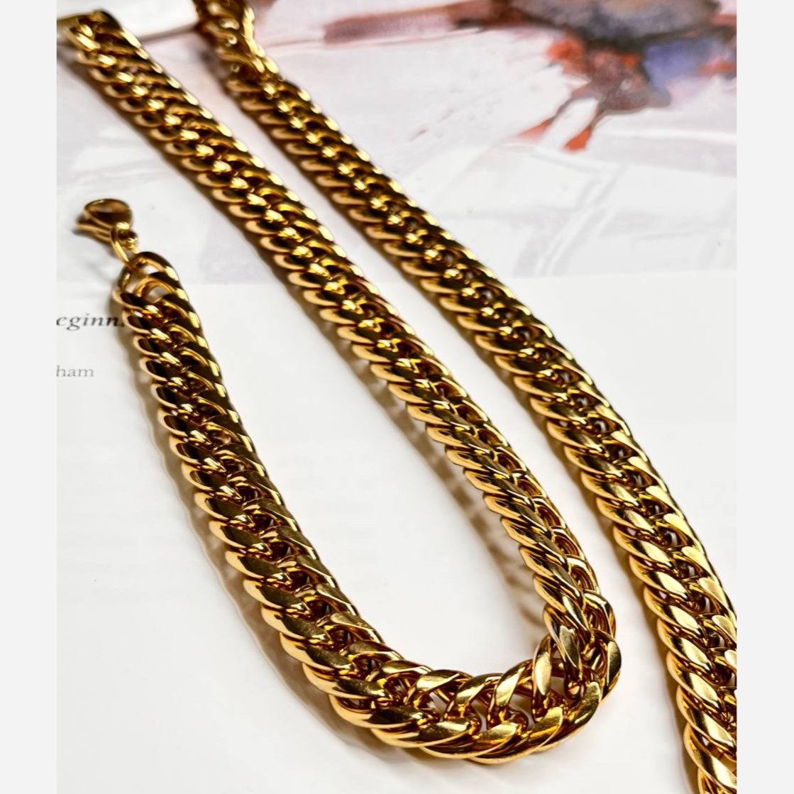 گردنبند مردانه مدل کارتیه Cartier جنس استیل عیار 316 رنگ کاملا ثابت  کد ztk (پس کرایه)