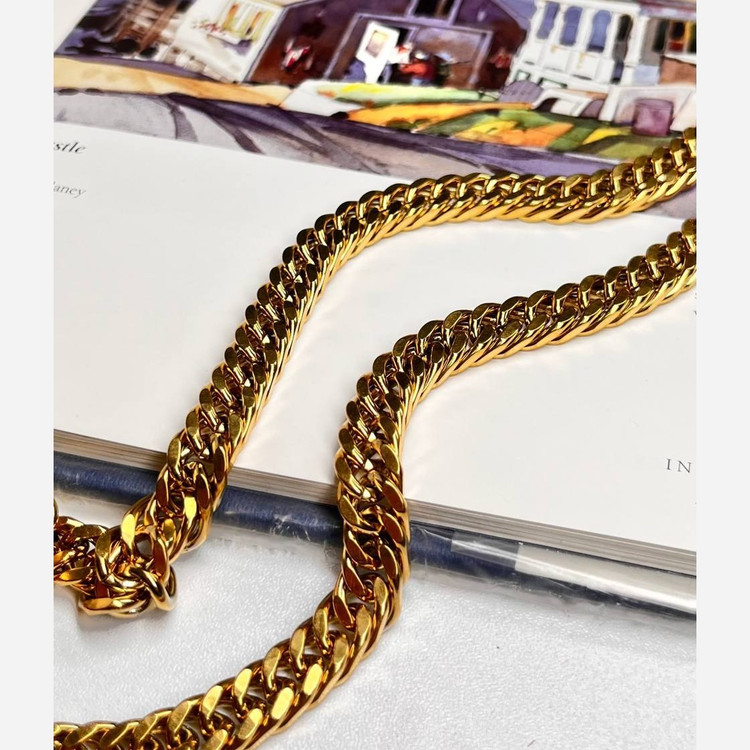 گردنبند مردانه مدل کارتیه Cartier جنس استیل عیار 316 رنگ ثابت کد ztk (پس کرایه)