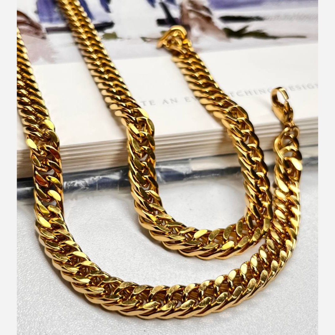گردنبند مردانه مدل کارتیه Cartier جنس  استیل عیار 316 رنگ ثابت کد  ztk (پس کرایه)
