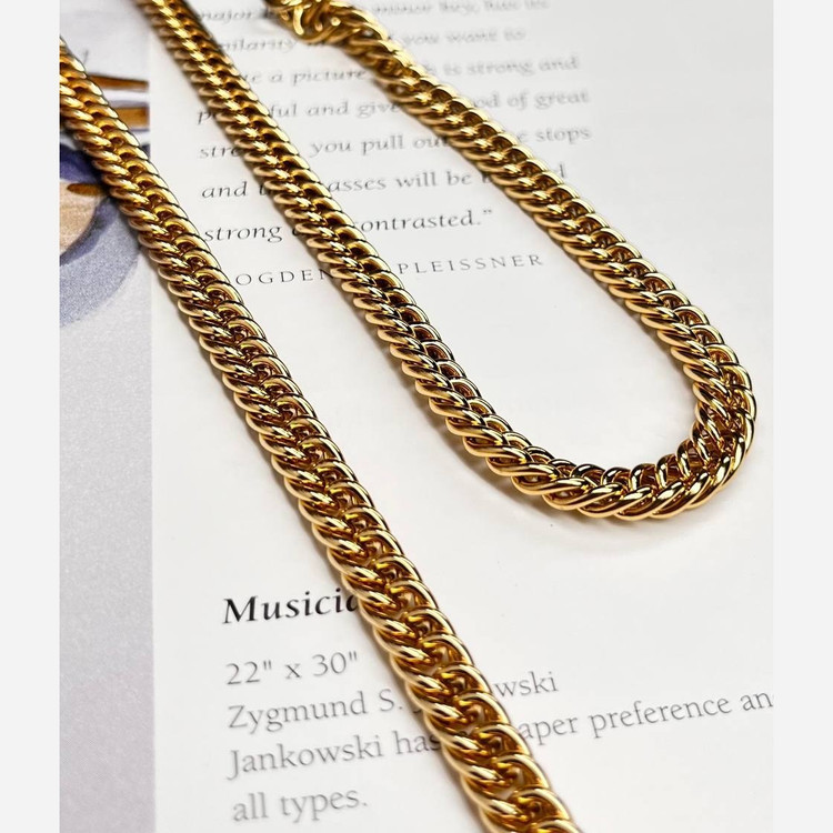 گردنبند مردانه مدل کارتیه Cartier جنس استیل عیار 316 رنگ ثابت کد ztk (پس کرایه)