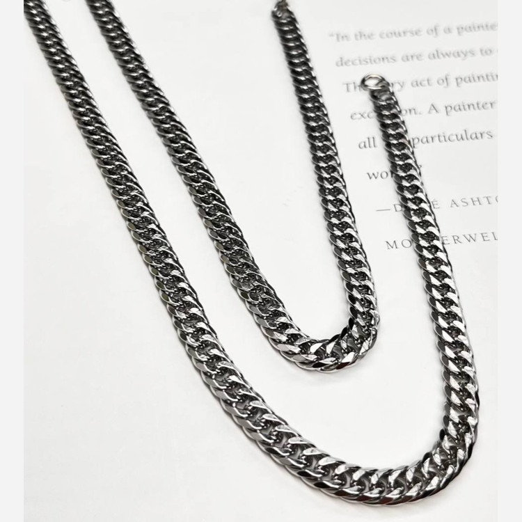 گردنبند مردانه مدل کارتیه Cartier جنس استیل عیار 316 رنگ ثابت کد ztk (پس کرایه)