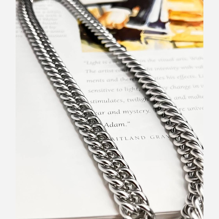 گردنبند مردانه طرح کارتیه Cartier جنس استیل عیار 316 رنگ ثابت کد ztk (پس کرایه)