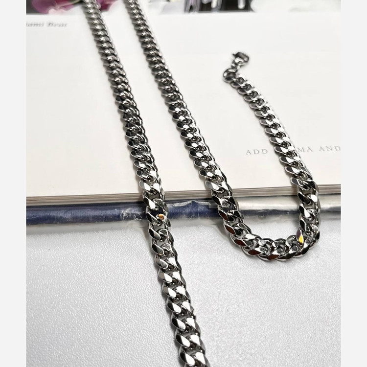 گردنبند مردانه طرح کارتیه Cartier استیل عیار 316 رنگ ثابت کد ztk (پس کرایه)