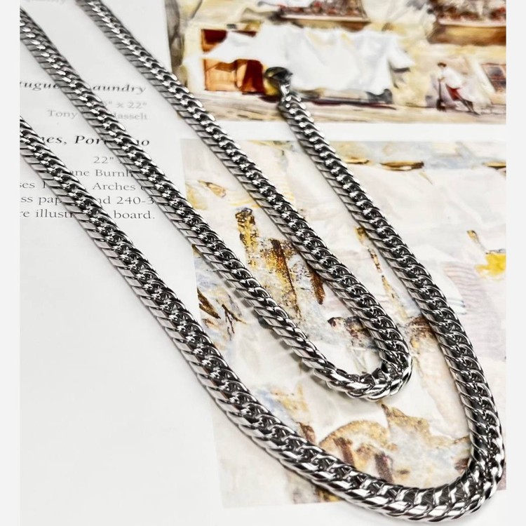 گردنبند مردانه طرح کارتیه Cartier جنس استیل عیار 316 رنگ ثابت کد ztk (پس کرایه)