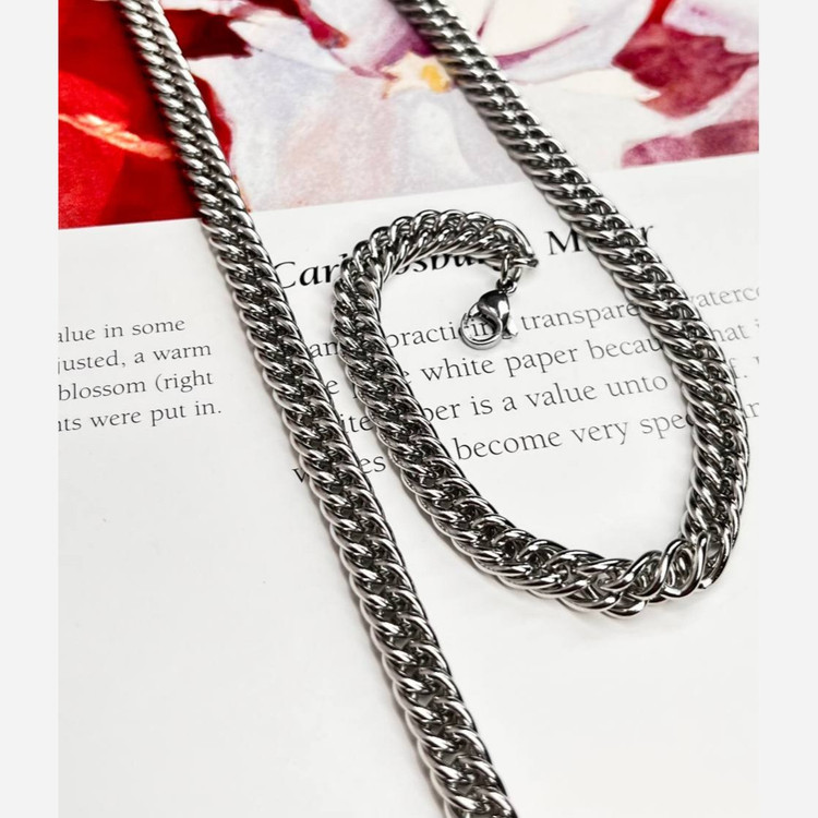 گردنبند مردانه طرح کارتیه Cartier جنس استیل عیار 316 رنگ ثابت کد ztk (پس کرایه)