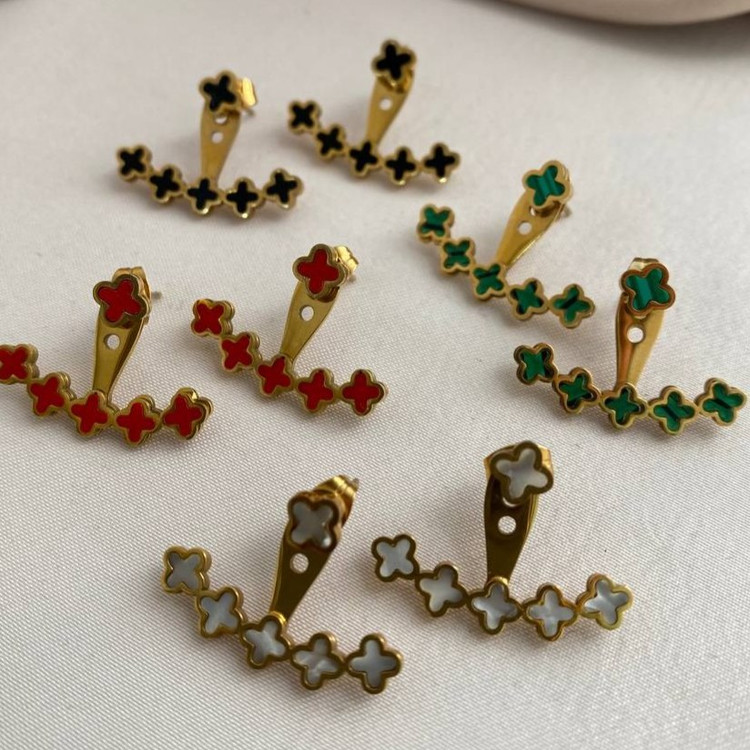 گوشواره زنانه طرح ونکلیف VanCleef رنگ ثابت کد ztj (پس کرایه)